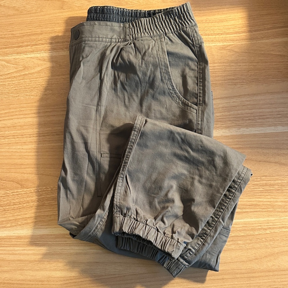 Mountain Hardwear Women’s Green Track Pants